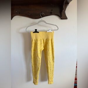NVGTN Sunshine Yellow Camo Seamless Leggings